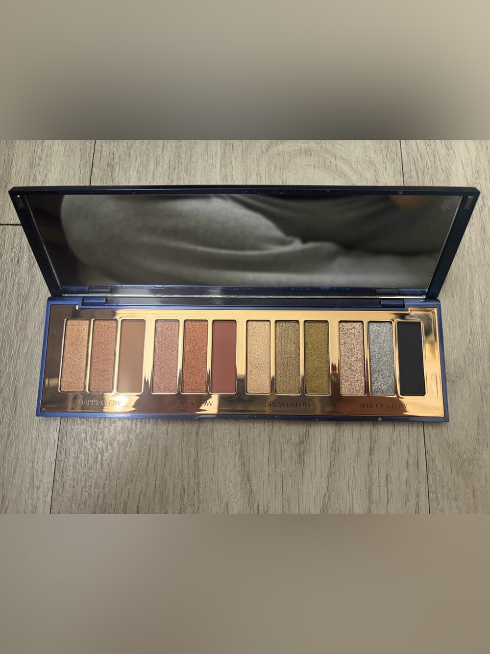 Charlotte Tilbury Starry Eyes To Hypnotize Eyeshadow Palette - Limited Edition